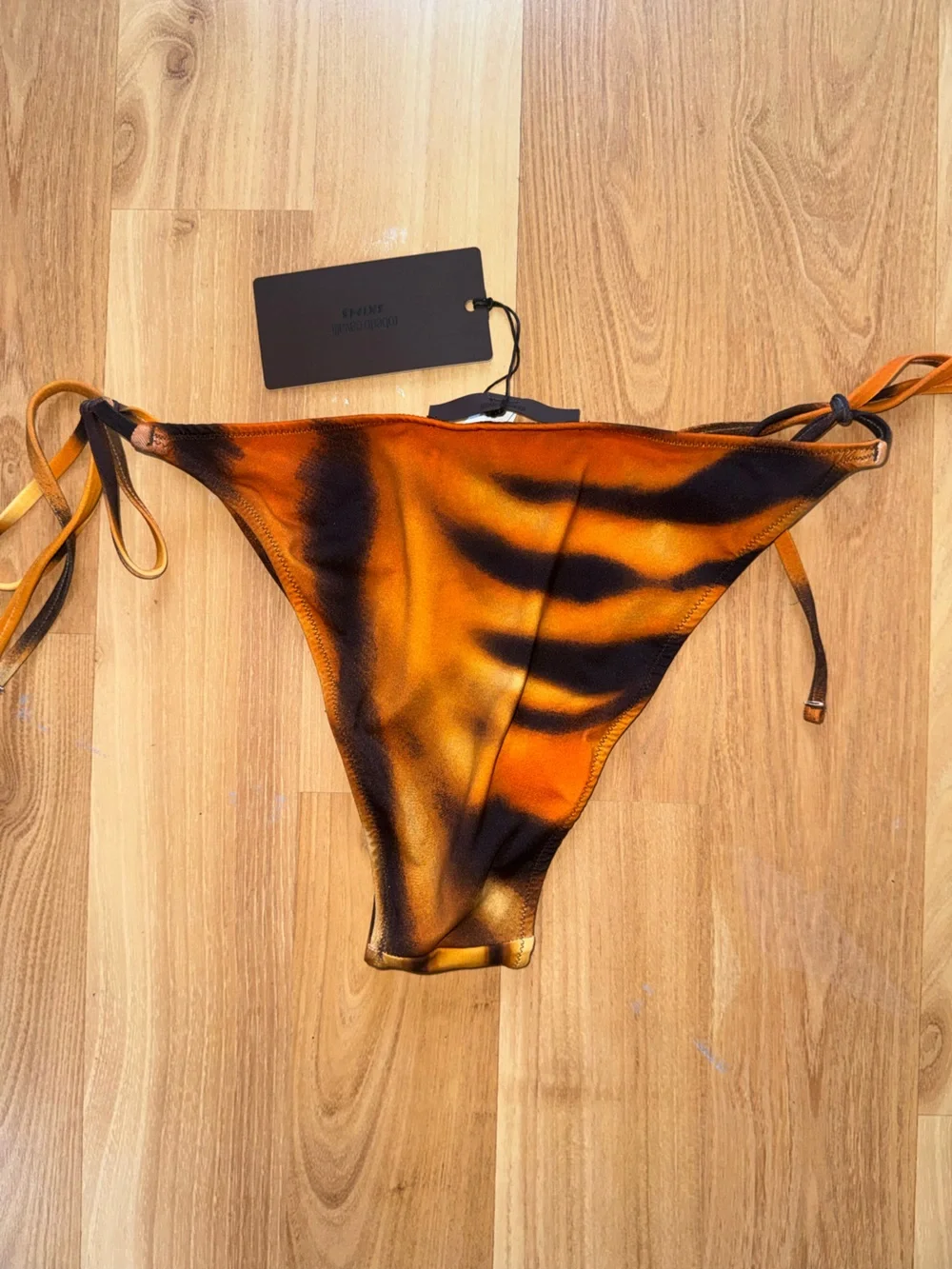 SKIMS Roberto Cavalier Dipped Tie Bottom in tiger face print size Large